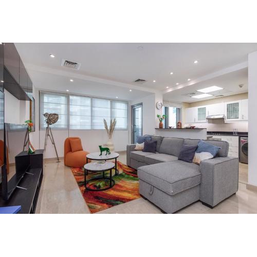 Smart 1BR in Jewels Tower