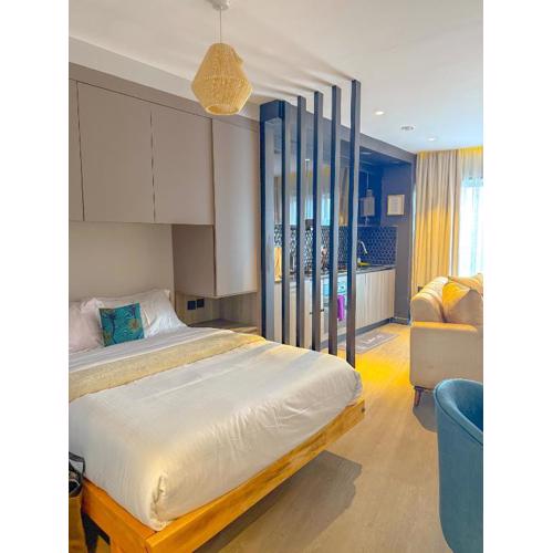 Smart Home Stays, Luxe Serviced Studio at Escada Westlands, Pool, Gym, Fast Wi-Fi and Rooftop Views