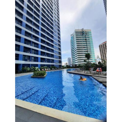 SMDC Air Residence-Stylish&Comfort Stay High flat with balcony