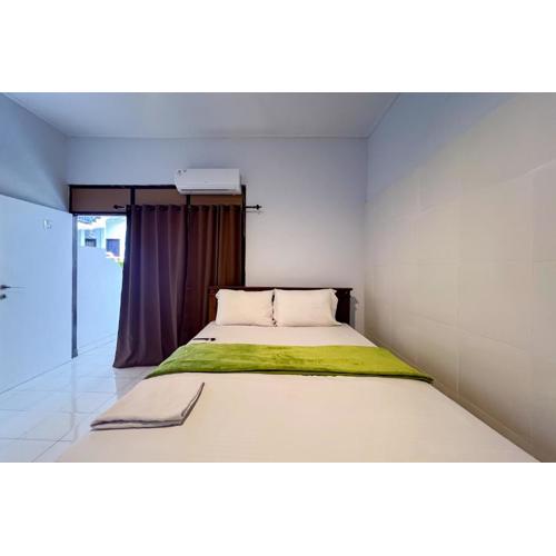 SN Guest House Near Trans Studio Mall