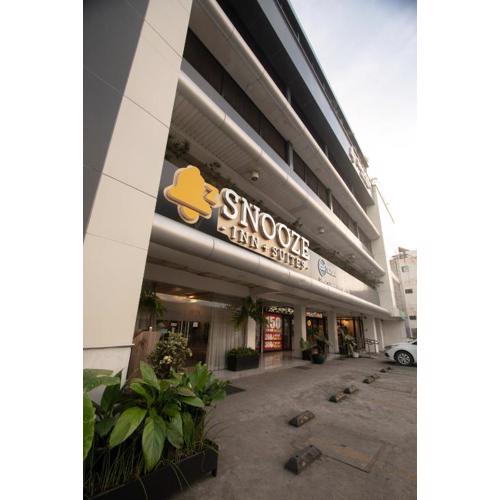 Snooze Inn & Suites