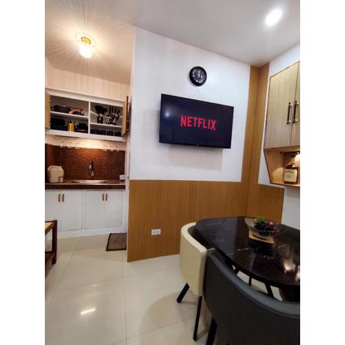 SNOW Studio Apartment - Near Clark International Airport