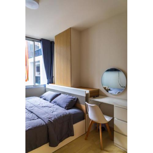 Soft bed,2TVs,many resto shops