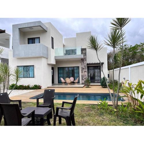 Solara Villa - 2 Bedrooms - Air Cond - Pool - Garden - BBQ