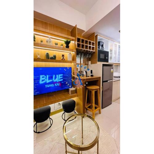 SolAzur Staycation SMDC South Residences Las Piñas with 100MBPS Wifi &NETFLIX &BAR STATION &CITY LIGHTS VIEW