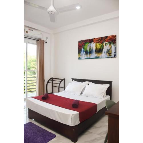 Solid Hotel Boralasgamuwa