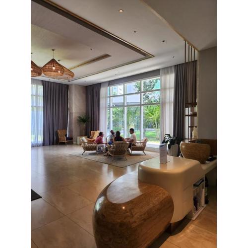 Solinea Tower 3 Business Park pool