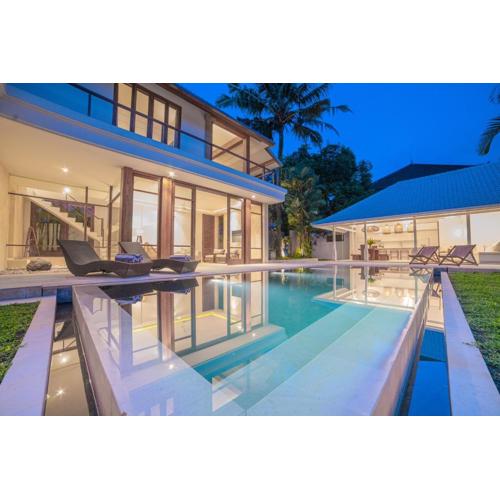 Soma Estate Villa - Elegant 4BR Villa in Ubud Oasis