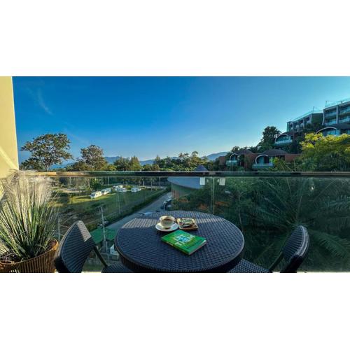 Soulful Stay Phuket -Distant Seaview and Mountain View Retreat, Patong