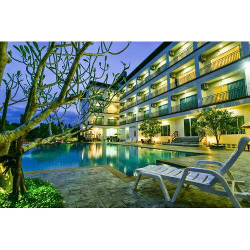 Southgate Residence Hotel - SHA Certified