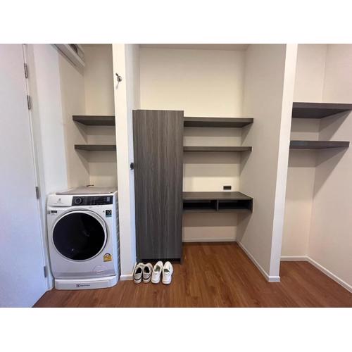 Space Condominium 1BR 181