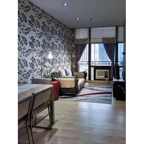 Spacious 1BR APT near Nightlife and Business Center in Makati