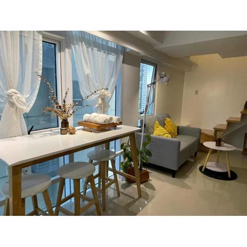 Spacious 1BR Loft with Flex Room in BGC