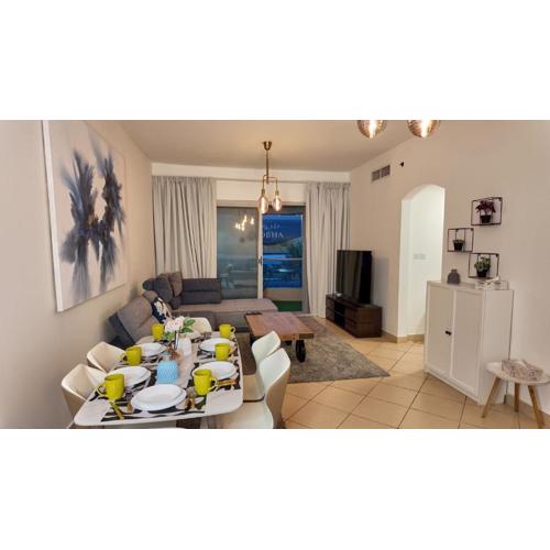 Spacious 2 Bed Apt Marina-Near Metro