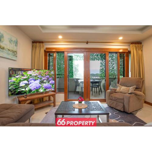 Spacious 2 Bedroom Apartment near Train Station - 10 Min to Old City