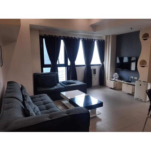 Spacious 2 Bedroom Unit with Pool