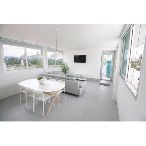 Spacious 2 Bedrooms 360deg Mountain-View Apartment