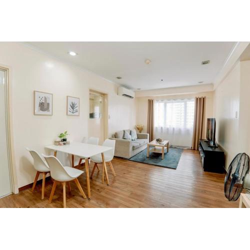 Spacious 2BR at SoMa BGC Near SM Aura and Bonifacio High Street