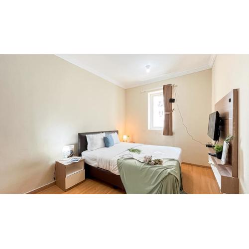 Spacious 2BR with Working Room at Grand Palace Kemayoran Apartment By Travelio