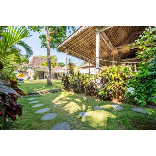 Spacious 3bdrs - Villa Passiflore Bingin