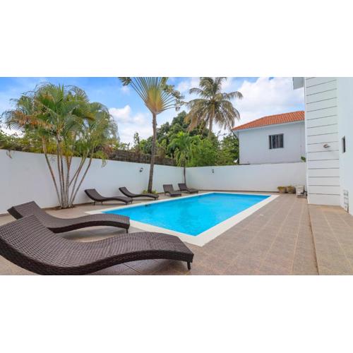 Spacious 3BR APMT- smart speakers Airport transfer