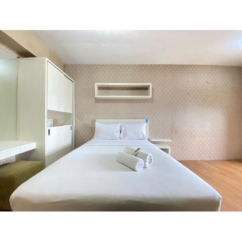 Spacious 3BR at Gateway Ahmad Yani Cicadas Apartment By Travelio