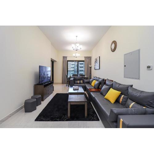 Spacious 4BR En-Suite Apt I Gym, Pool & Parking