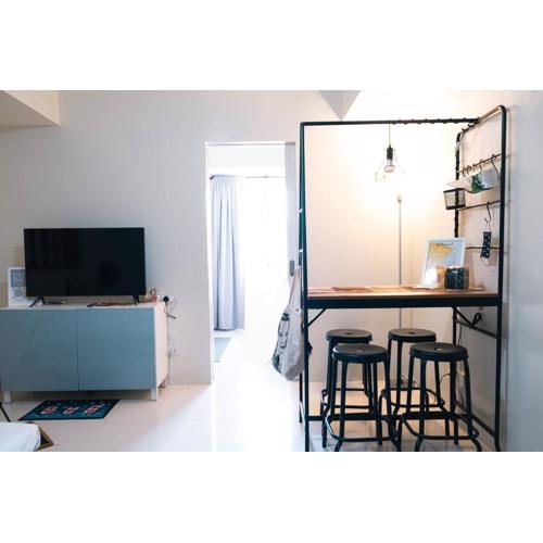 Spacious and Cozy 1-Bedroom Condo at Brenthill