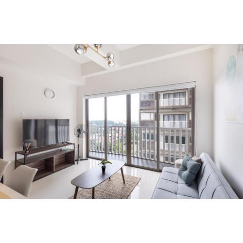 Spacious and Cozy 2 Bedroom with Balcony