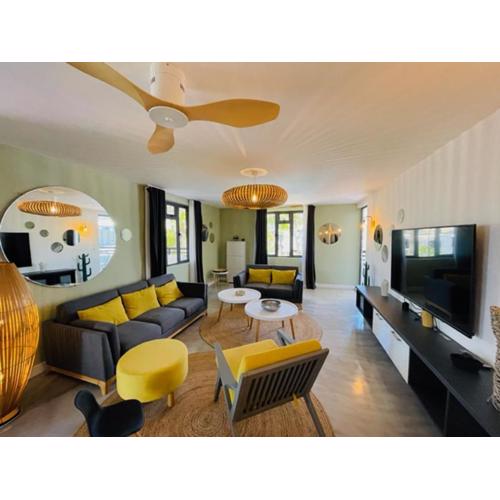 Spacious and Modern beach apartment