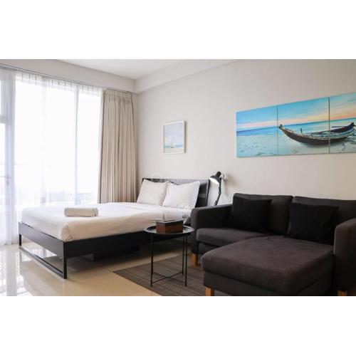 Spacious and Strategic Studio Apartment at Dago Suites By Travelio