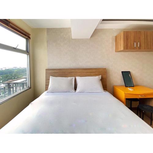 Spacious and Unique 1BR at Jarrdin Cihampelas Apartment By Travelio