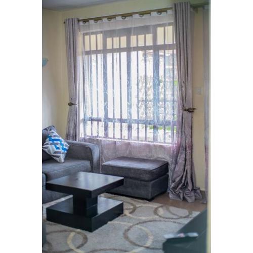 Spacious Apartment - Self Check-In & Free Parking