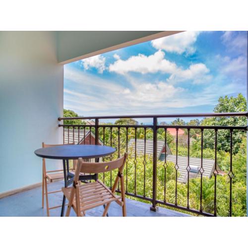 Spacious apartment with sea view, Au Cap, 124 m²