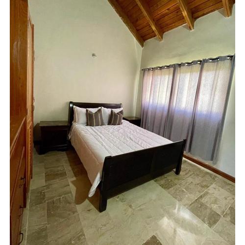 Spacious Beachside Apartment 4BR Pool & Garden View