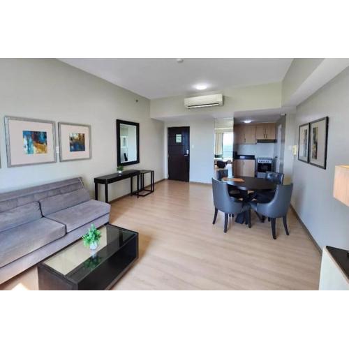 Spacious BGC 2 BR with a view