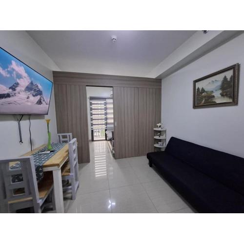 Spacious Big Room with Pool View