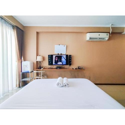 Spacious Chic Studio Room Apartment at Gateway Pasteur By Travelio