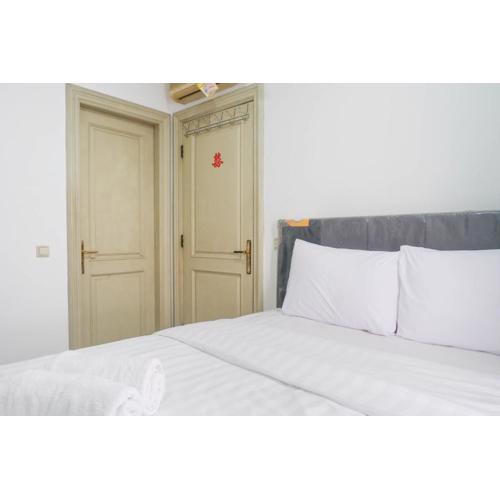 Spacious Classic 1BR Apartment at Taman Beverly By Travelio