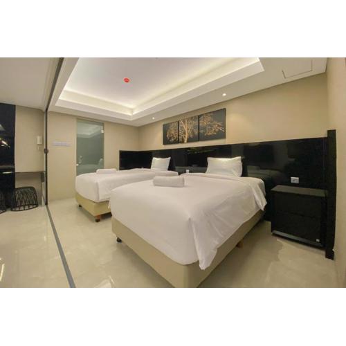 Spacious Combined Studio Apartment at Warhol (W/R) Residence By Travelio