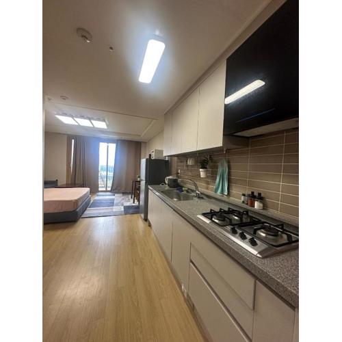 Spacious Condo in Clark! Free Parking