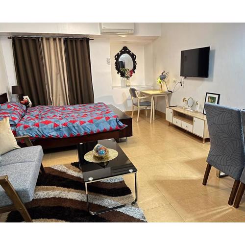 Spacious Condo in Q.C. w/ wifi,near SM North