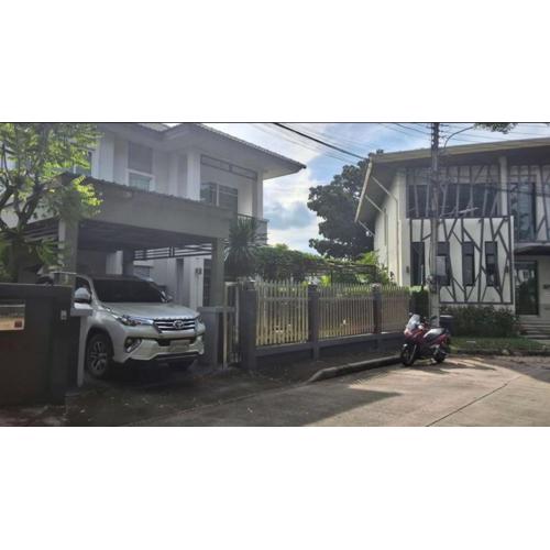 Spacious Entire House with shared Fitness Room and Shared Indoor Pool in club