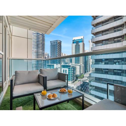 Spacious Home Near Metro & Beach in Dubai Marina
