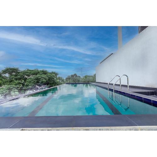 Spacious Home with Rooftop Pool