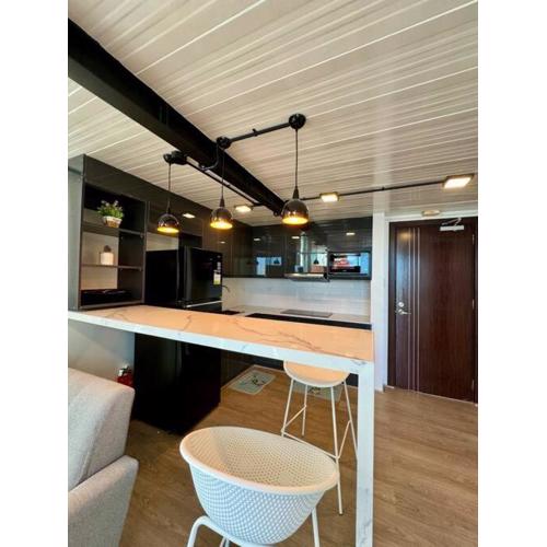 Spacious Loft Type Unit in City