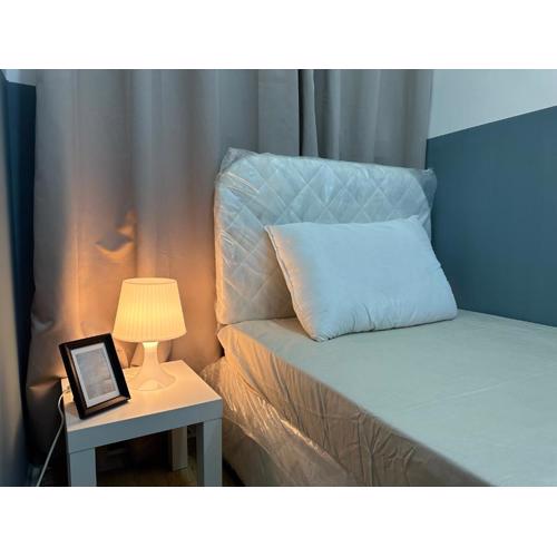 Spacious Mini Partition Room Near Emirates Mall