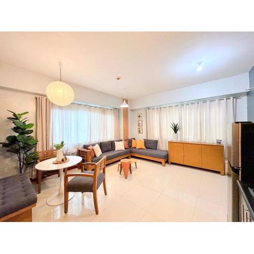 Spacious & Modern 1BR near BGC with Wi-Fi