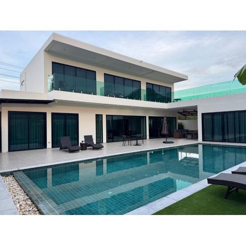 Spacious Pool Retreat in The Avana - Hua Hin