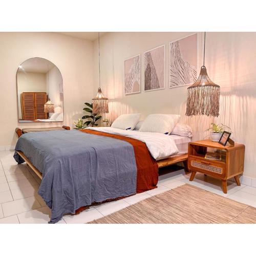 Spacious Private Villa (w/Rooftop Pool) in Canggu